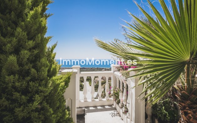 Resale - Villa - Marbella - Altos de los Monteros