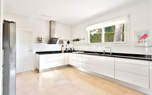 Resale - Villa - Marbella - El Rosario