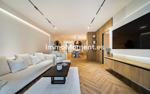 Resale - Apartment - Marbella - Nueva Andalucía