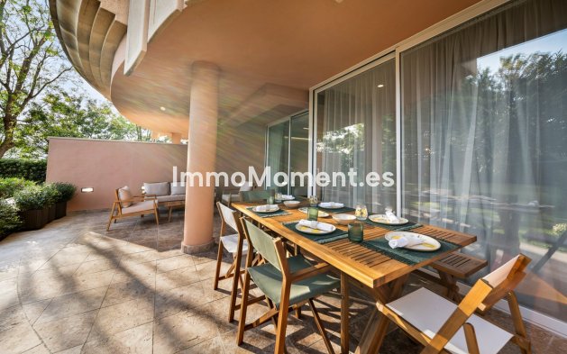 Resale - Apartment - Marbella - Nueva Andalucía