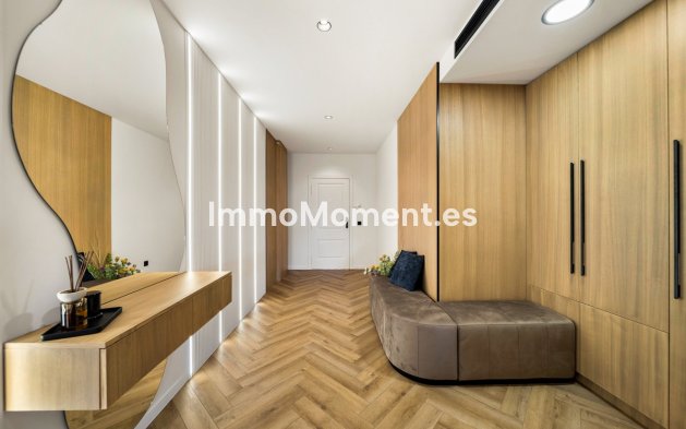 Resale - Apartment - Marbella - Nueva Andalucía