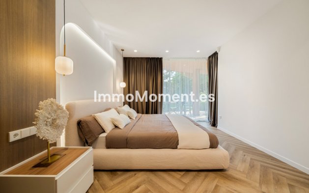 Resale - Apartment - Marbella - Nueva Andalucía