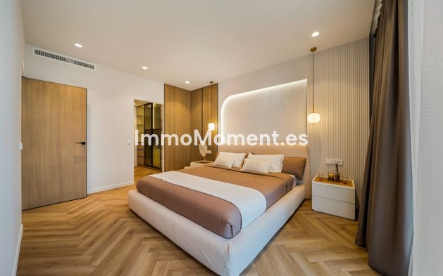 Resale - Apartment - Marbella - Nueva Andalucía