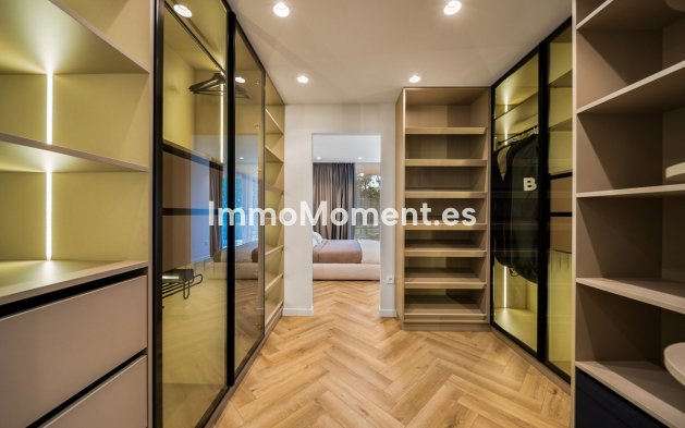 Resale - Apartment - Marbella - Nueva Andalucía