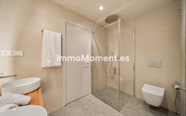 Resale - Apartment - Marbella - Nueva Andalucía