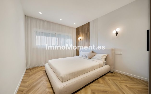 Resale - Apartment - Marbella - Nueva Andalucía