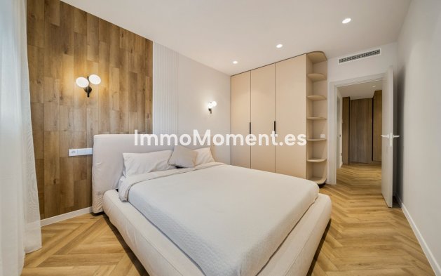 Resale - Apartment - Marbella - Nueva Andalucía