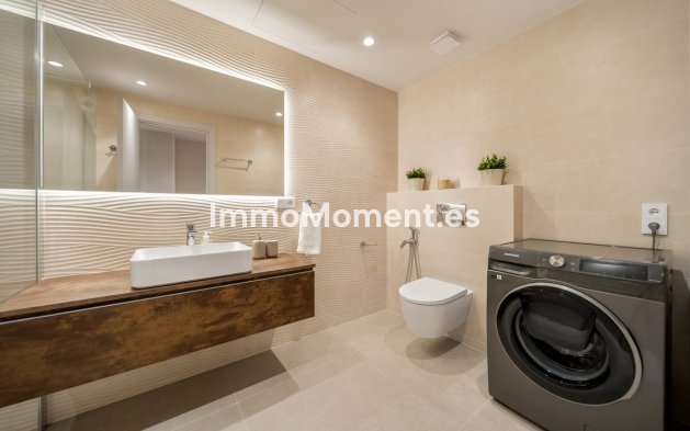 Resale - Apartment - Marbella - Nueva Andalucía