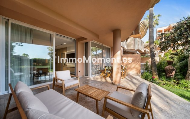 Resale - Apartment - Marbella - Nueva Andalucía
