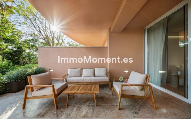 Resale - Apartment - Marbella - Nueva Andalucía