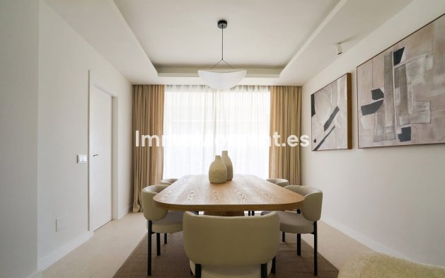 Bestaande woning - Geschakelde woning - Marbella - Nueva Andalucía