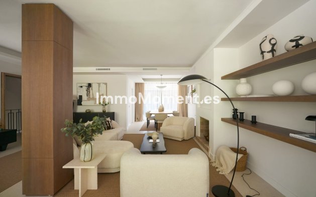 Bestaande woning - Geschakelde woning - Marbella - Nueva Andalucía