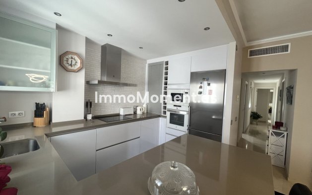 Resale - Apartment - Estepona - Estepona Centro