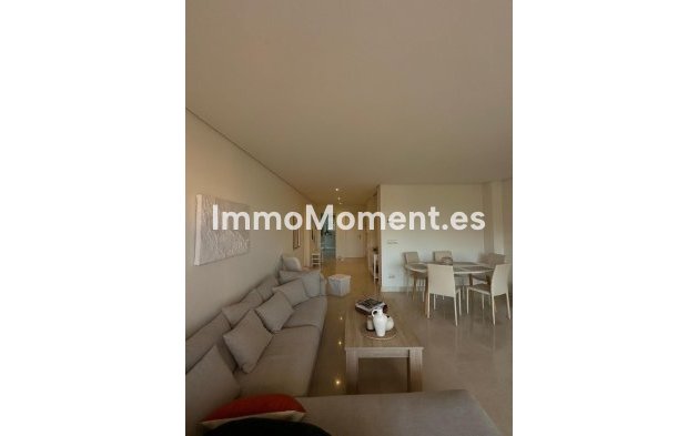 Resale - Apartment - Marbella - Nueva Andalucía