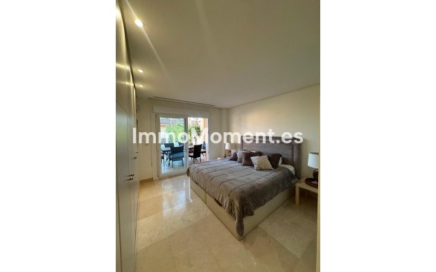 Resale - Apartment - Marbella - Nueva Andalucía
