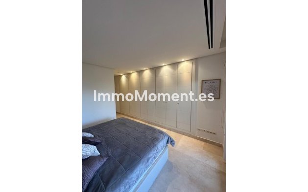 Resale - Apartment - Marbella - Nueva Andalucía