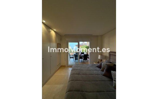 Resale - Apartment - Marbella - Nueva Andalucía