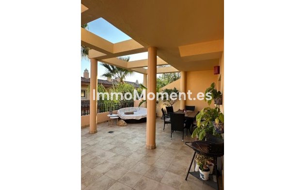 Resale - Apartment - Marbella - Nueva Andalucía