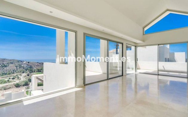 Resale - Apartment - Benahavís - Benahavís Centro