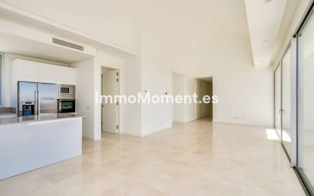 Resale - Apartment - Benahavís - Benahavís Centro