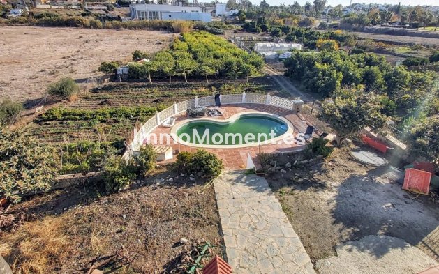 Resale - Villa - Estepona - Cancelada