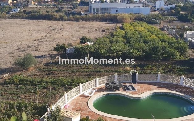 Resale - Villa - Estepona - Cancelada