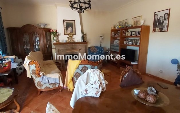 Resale - Villa - Estepona - Cancelada