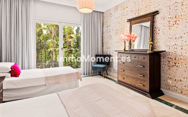 Wiederverkauf - Villa - Marbella - Nueva Andalucía