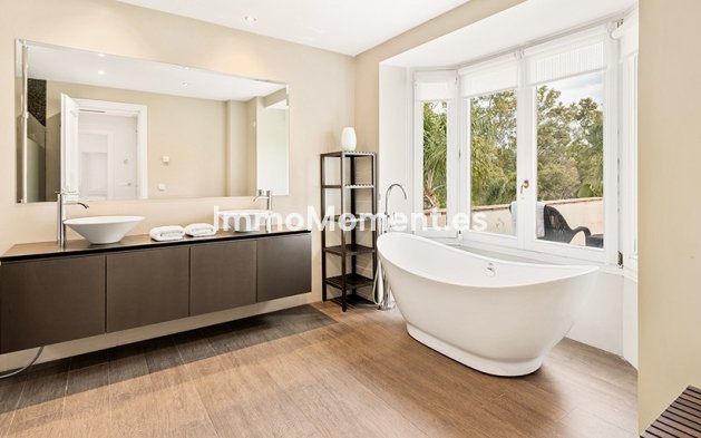 Wiederverkauf - Villa - Marbella - Nueva Andalucía