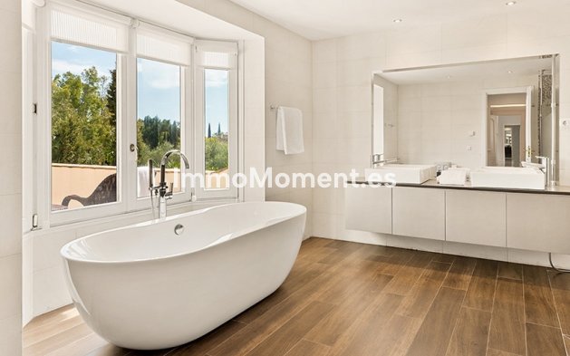 Wiederverkauf - Villa - Marbella - Nueva Andalucía