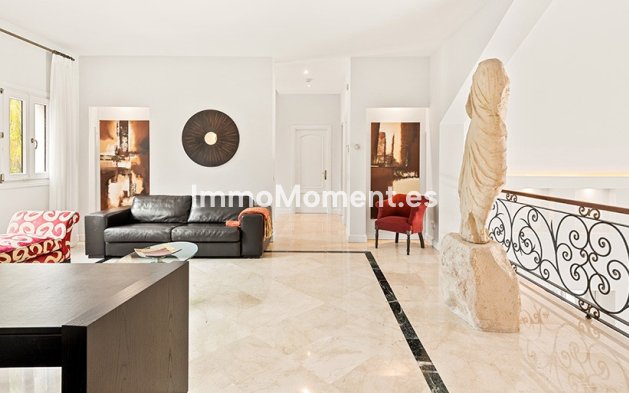 Wiederverkauf - Villa - Marbella - Nueva Andalucía