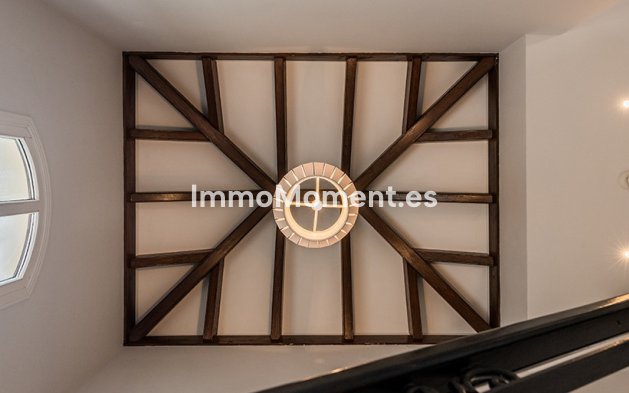 Wiederverkauf - Villa - Marbella - Nueva Andalucía