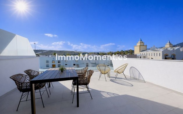 Resale - Apartment - Estepona - Estepona Centro