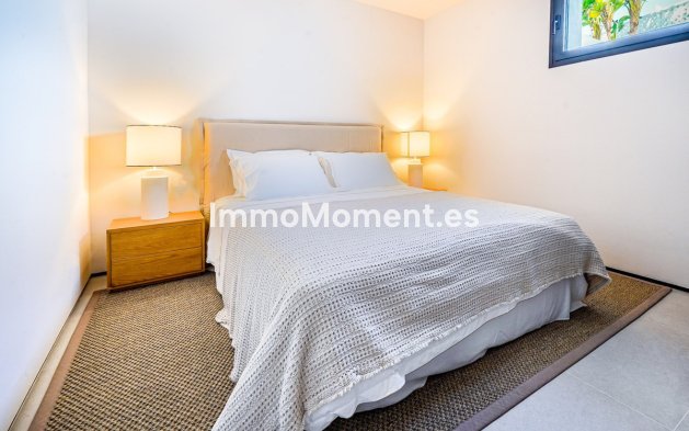 Revente - Villa - Marbella - Nueva Andalucía