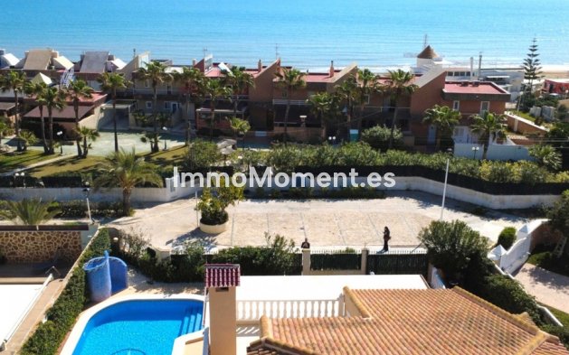 Resale - Villa - Torrevieja - Torrevieja Centro