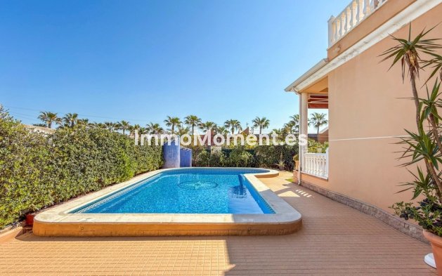 Resale - Villa - Torrevieja - Torrevieja Centro