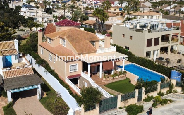 Resale - Villa - Torrevieja - Torrevieja Centro