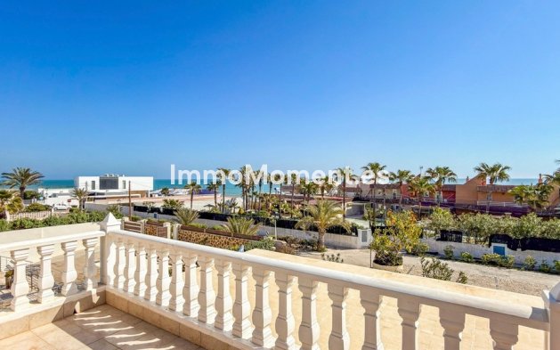 Resale - Villa - Torrevieja - Torrevieja Centro