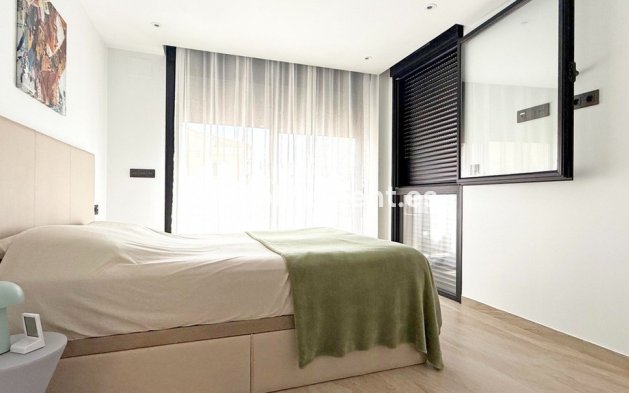 Wiederverkauf - Villa - Orihuela - Villamartin