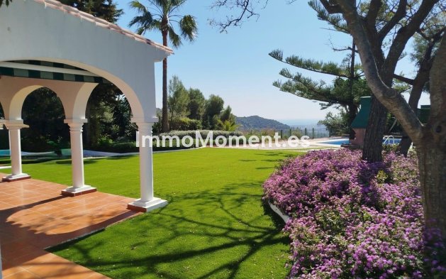 Wiederverkauf - Villa -   Inländisch - Istán