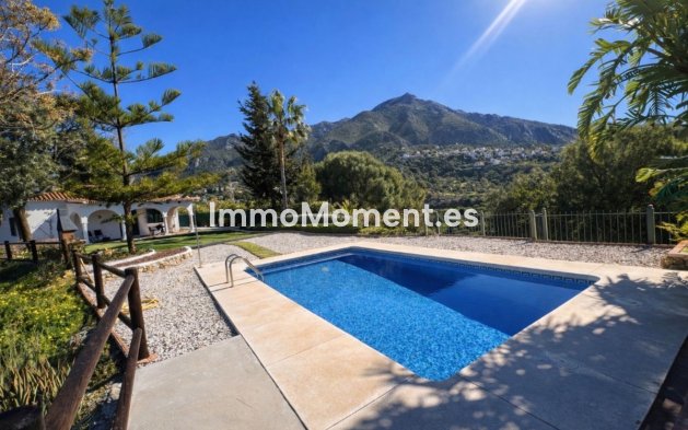 Wiederverkauf - Villa -   Inländisch - Istán