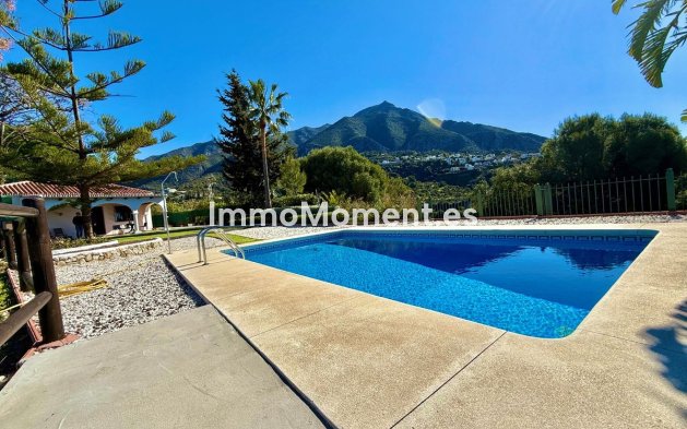 Wiederverkauf - Villa -   Inländisch - Istán