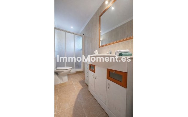 Wiederverkauf - Villa -   Inländisch - Istán