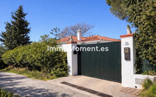 Wiederverkauf - Villa -   Inländisch - Istán