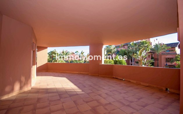 Resale - Apartment - Estepona - Estepona Centro