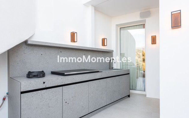 Resale - Townhouse - Marbella - Altos de los Monteros