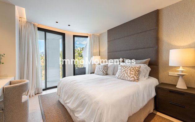 Resale - Townhouse - Marbella - Altos de los Monteros