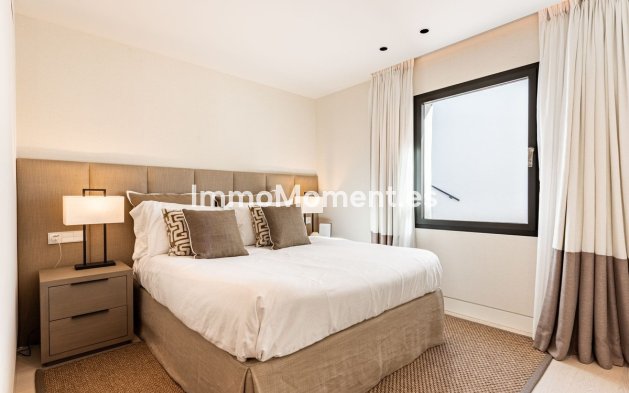 Resale - Townhouse - Marbella - Altos de los Monteros