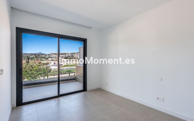 Resale - Villa - Estepona - Atalaya