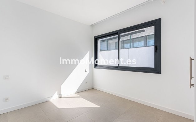 Resale - Villa - Estepona - Atalaya